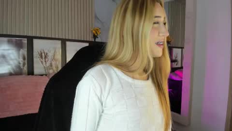 misscheelsee_as online show from October 6, 10:18 pm