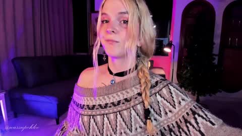 Chloe freelance model Please your thumbs up are important  online show from December 17, 4:23 am