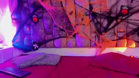 dahlia online show from October 24, 2:57 pm