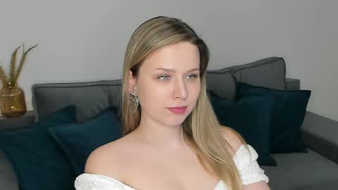 Snapshot of missdariross chatting on January 24, 6:14 pm Miss Darina Ross online show from January 24, 6:14 pm