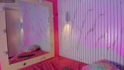 Snapshot of missdionne__curly chatting on October 14, 11:55 am DIONNE online show from October 14, 11:55 am