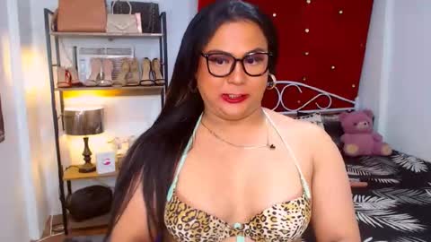 Snapshot of missdominantbigcockx chatting on April 1, 1:52 pm missdominantbigcockx online show from April 1, 1:52 pm