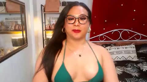 Snapshot of missdominantbigcockx chatting on April 18, 8:09 pm missdominantbigcockx online show from April 18, 8:09 pm