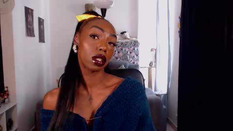 Emilie Diaz online show from March 27, 3:01 pm