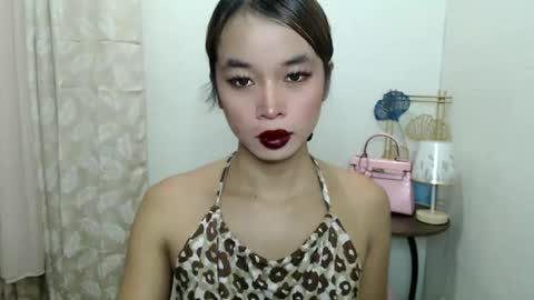 missfantasia online show from November 18, 5:34 am