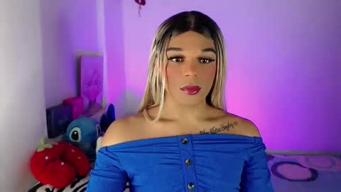 Snapshot of missfer_bigdick chatting on May 20, 12:06 am Fer online show from May 20, 12:06 am