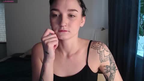 missfiti online show from November 13, 7:40 am