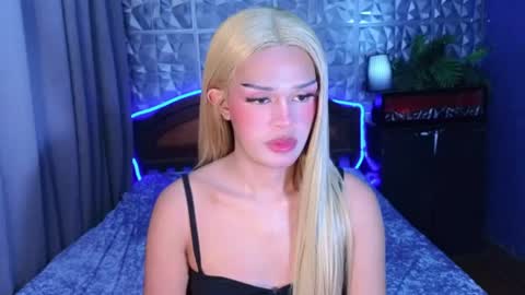 Snapshot of missionary_addiction_cumshot chatting on June 11, 2:37 pm im your queen steffie online show from June 11, 2:37 pm
