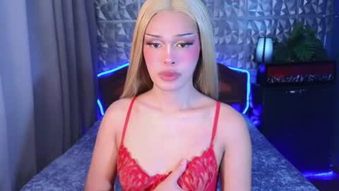 Snapshot of missionary_addiction_cumshot chatting on June 16, 12:30 pm im your queen steffie online show from June 16, 12:30 pm