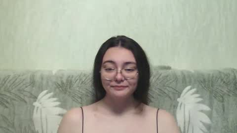 Snapshot of missis_mona chatting on December 7, 8:27 pm missis mona online show from December 7, 8:27 pm
