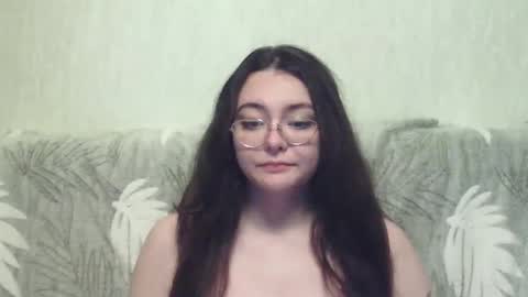 Snapshot of missis_mona chatting on December 9, 1:29 am missis mona online show from December 9, 1:29 am