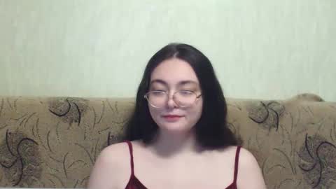 Snapshot of missis_mona chatting on October 25, 6:32 am missis mona online show from October 25, 6:32 am