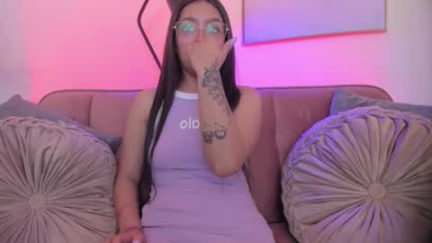 Snapshot of missisabel__ chatting on October 21, 11:38 pm Isabel Mendez online show from October 21, 11:38 pm