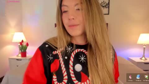 Bella Castillo online show from December 3, 1:31 pm