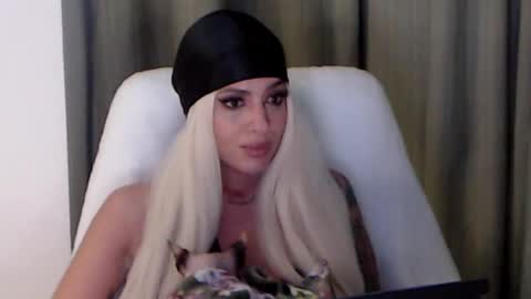 Snapshot of missjenny7 chatting on October 20, 9:04 pm MissJenny7 online show from October 20, 9:04 pm