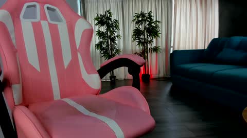 Snapshot of misskiarra chatting on January 11, 11:12 am misskiarra online show from January 11, 11:12 am