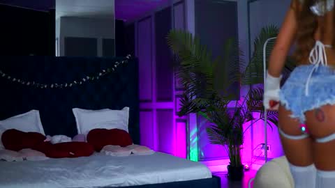 misskiarra online show from February 7, 8:34 pm