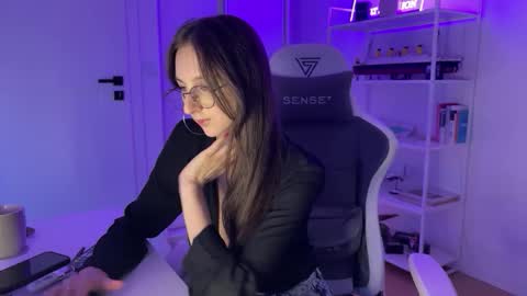 misslalii online show from October 2, 5:31 pm