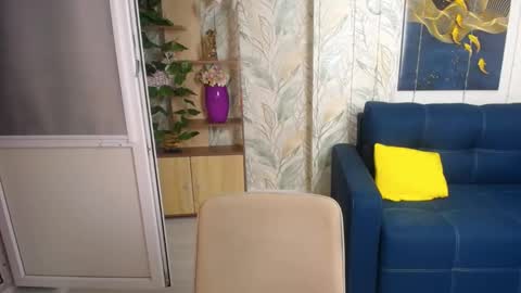 MissLaura online show from November 17, 5:46 am