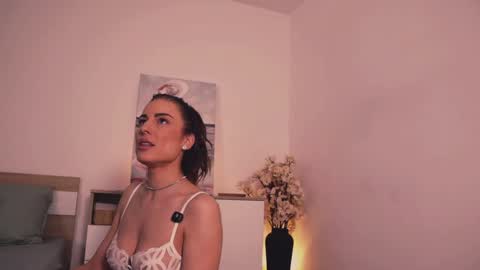 Lullu online show from November 14, 2:49 pm