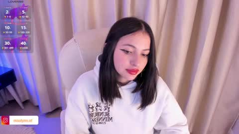 i am lyn online show from November 18, 2:17 am