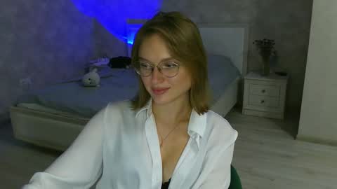 Snapshot of missmariat chatting on October 20, 6:41 pm OneGoddess online show from October 20, 6:41 pm