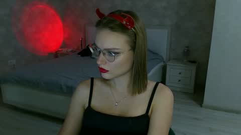 Snapshot of missmariat chatting on October 26, 4:13 pm OneGoddess online show from October 26, 4:13 pm