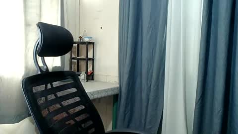 Snapshot of missmayeth chatting on December 5, 11:40 pm mayeth online show from December 5, 11:40 pm