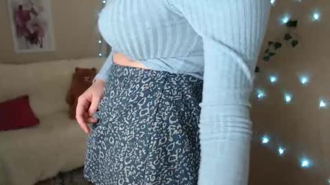 Snapshot of missmelons_ chatting on December 5, 1:49 pm Li  online show from December 5, 1:49 pm