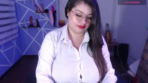 Miia online show from December 18, 3:55 pm