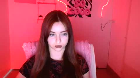 Mia online show from November 24, 6:40 pm