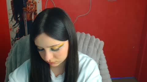 Snapshot of missmiamiss chatting on May 4, 11:28 am Mia online show from May 4, 11:28 am