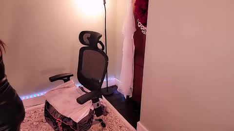 Mina online show from December 2, 1:47 am