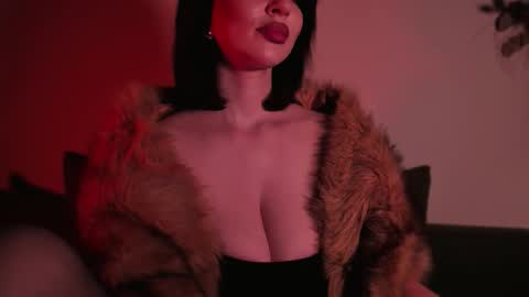   online show from November 7, 1:55 pm