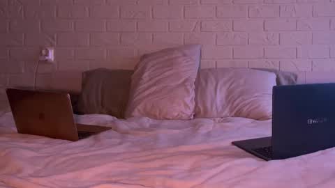 missmiroslava online show from March 27, 9:42 am