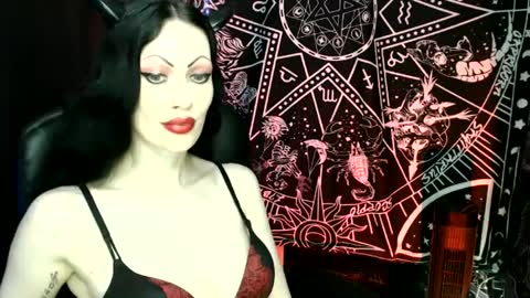 Snapshot of missmoondoll chatting on October 1, 3:56 am MissMoonDoll online show from October 1, 3:56 am