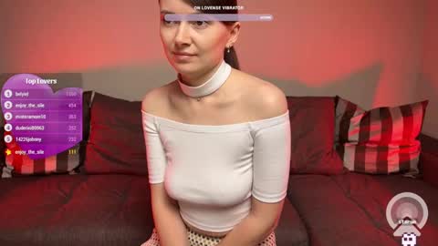 Snapshot of missnatasha5 chatting on February 26, 9:58 pm Miss Natasha online show from February 26, 9:58 pm