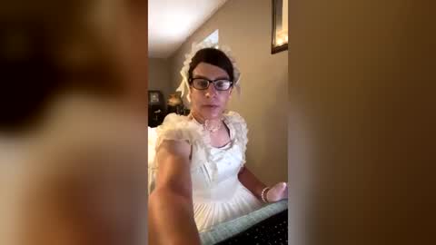 Nicole Smith online show from July 18, 9:40 pm