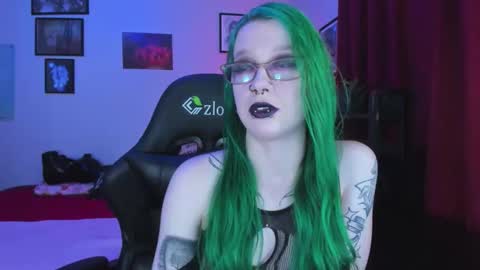 Snapshot of missnikkivill chatting on June 11, 2:53 am Mistress Nikki Vill online show from June 11, 2:53 am