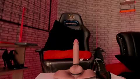 Alana online show from April 18, 7:58 pm