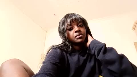 missnoirex online show from March 11, 7:14 am