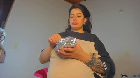 Snapshot of misspaulag chatting on February 6, 2:55 am misspaulag online show from February 6, 2:55 am