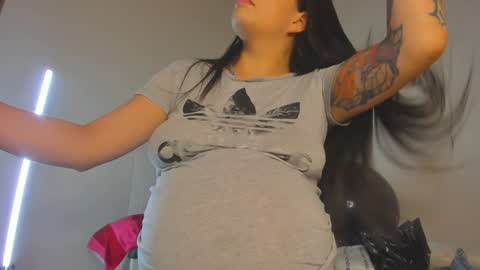 Snapshot of misspaulag chatting on February 7, 1:47 am misspaulag online show from February 7, 1:47 am