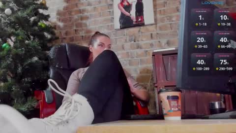 Miss Venus online show from January 15, 7:26 am