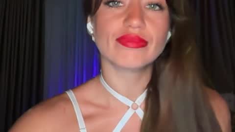 missroriann online show from June 19, 2:21 pm