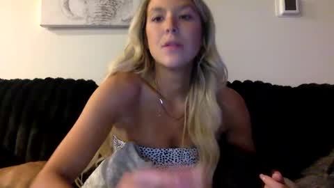 Alyssa online show from April 21, 2:51 am