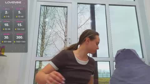 . online show from April 15, 11:06 am