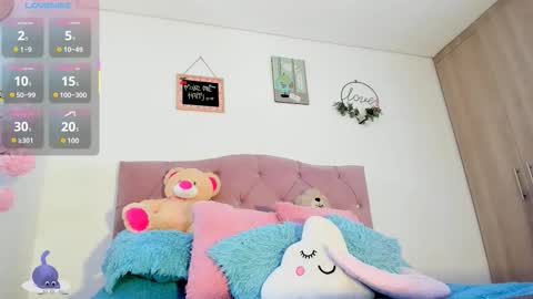 ... Independent model online show from October 18, 3:09 am