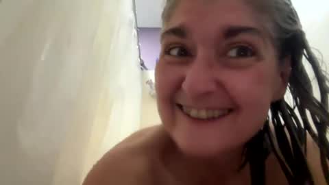 Snapshot of missspooky chatting on October 17, 11:24 am Miss Spooky Silverstacker online show from October 17, 11:24 am