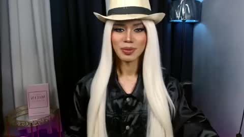 Snapshot of misstransstella69 chatting on October 6, 8:01 am Stella online show from October 6, 8:01 am